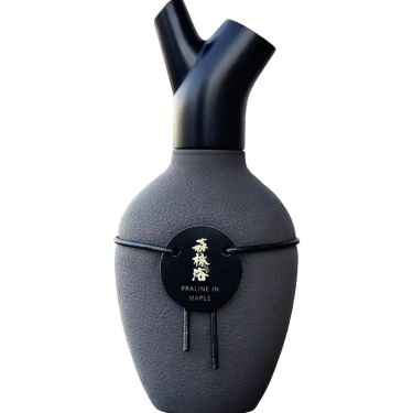 Praline in Maple / Praline en Erable Vintage 25